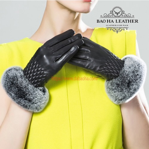 Rất ôm tay với thiết kế bo chun cỏ trên mu bàn tay
