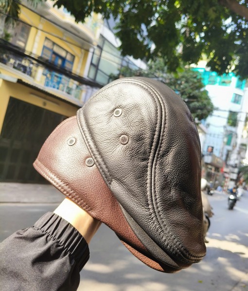 Mũ có sẵn 2 màu để bạn chọn