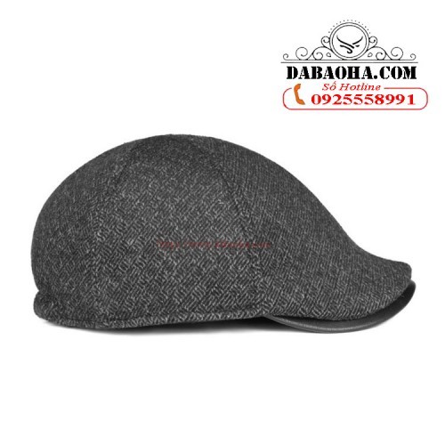 Dòng mũ beret được làm từ da cừu phối vải dạ kẻ sang trọng